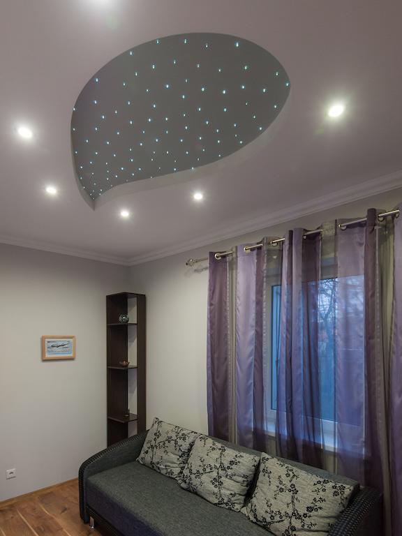 Like Hostel Chernivtsi Εξωτερικό φωτογραφία