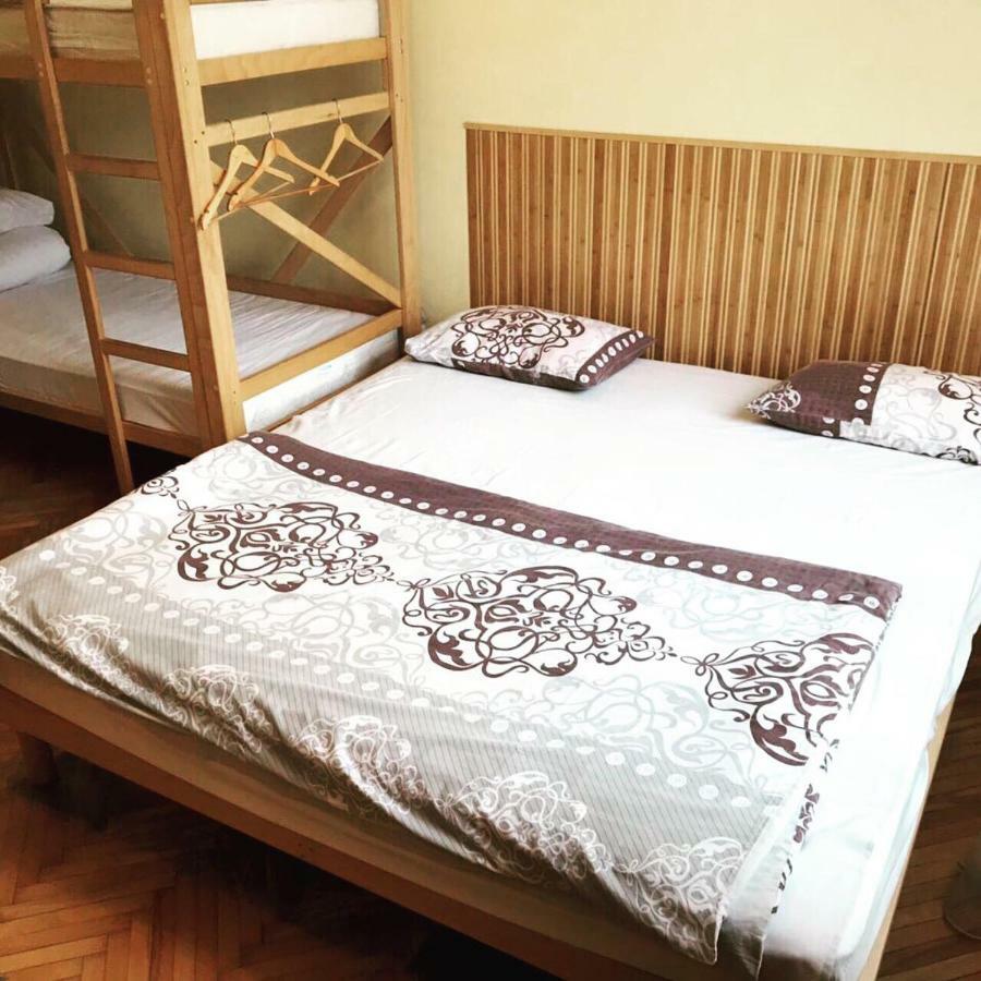 Like Hostel Chernivtsi Εξωτερικό φωτογραφία